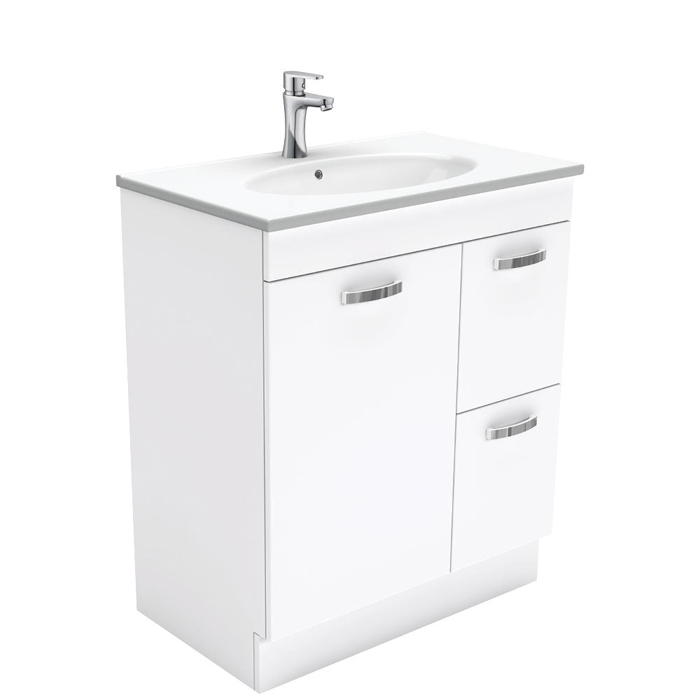 Rotondo Unicab Vanity On Kickboard