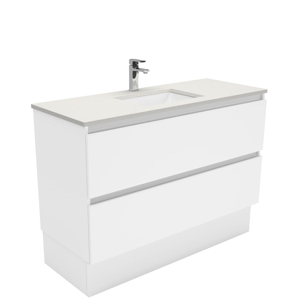 Sarah Quest Vanity on Kick