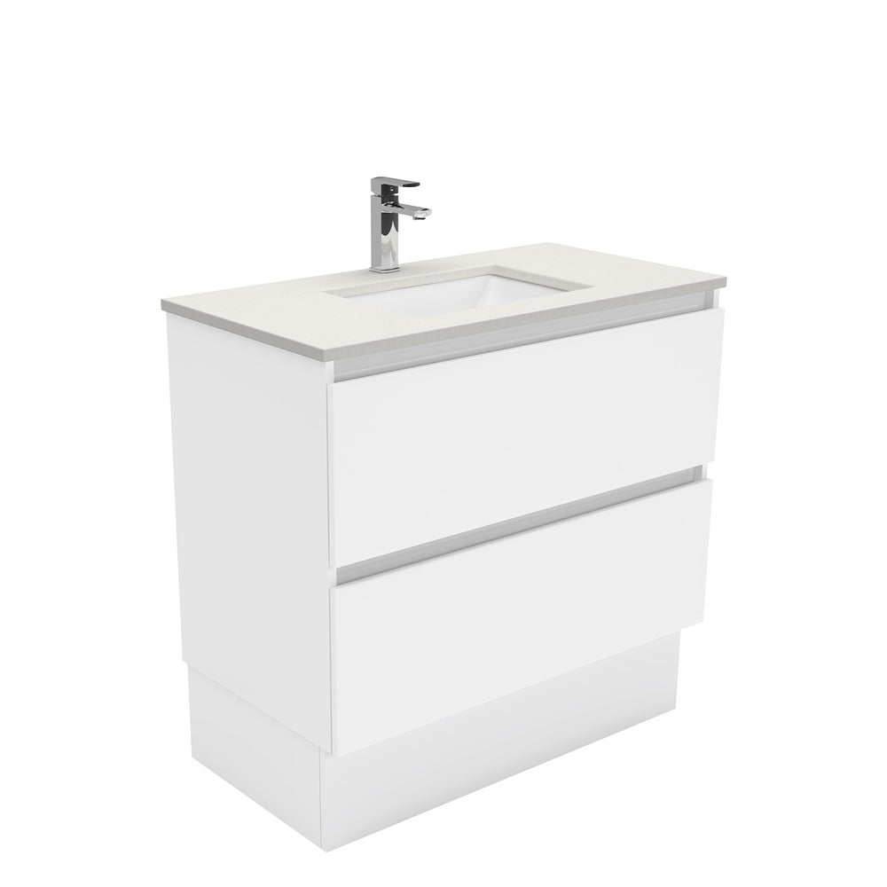 Sarah Quest Vanity on Kick