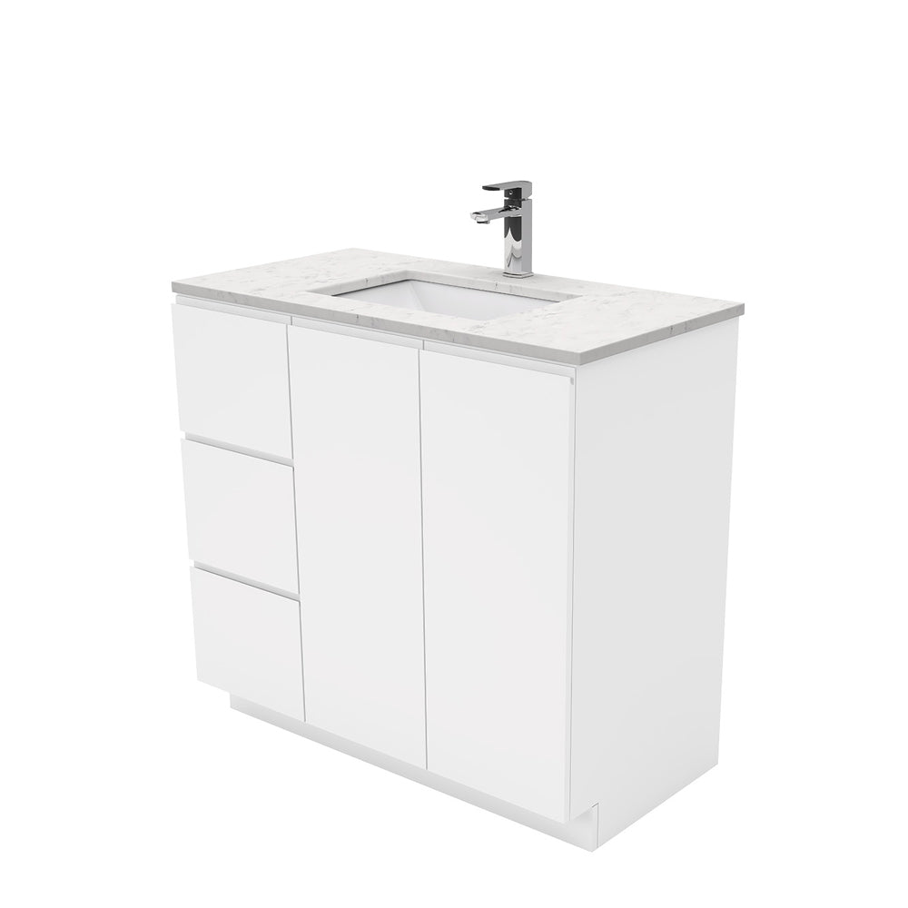 Sarah Fingerpull Gloss White Vanity on Kick