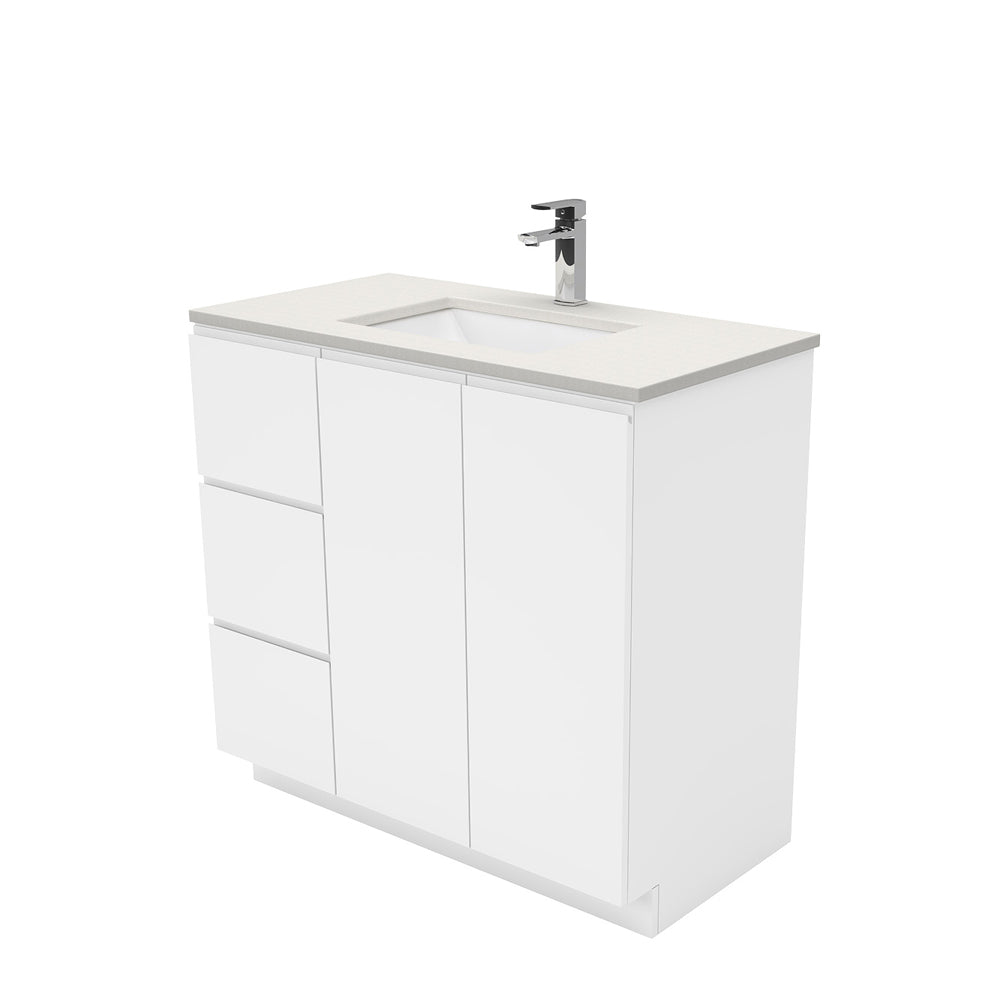 Sarah Fingerpull Gloss White Vanity on Kick