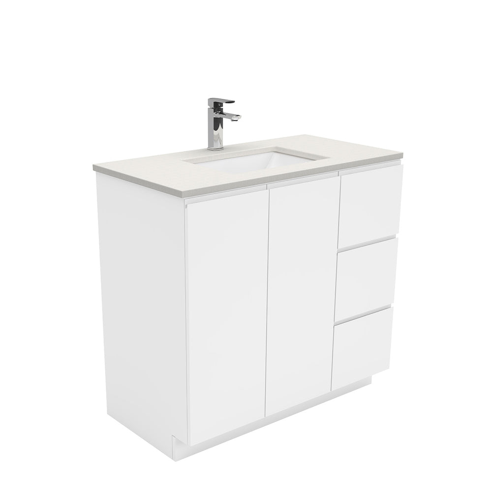 Sarah Fingerpull Gloss White Vanity on Kick