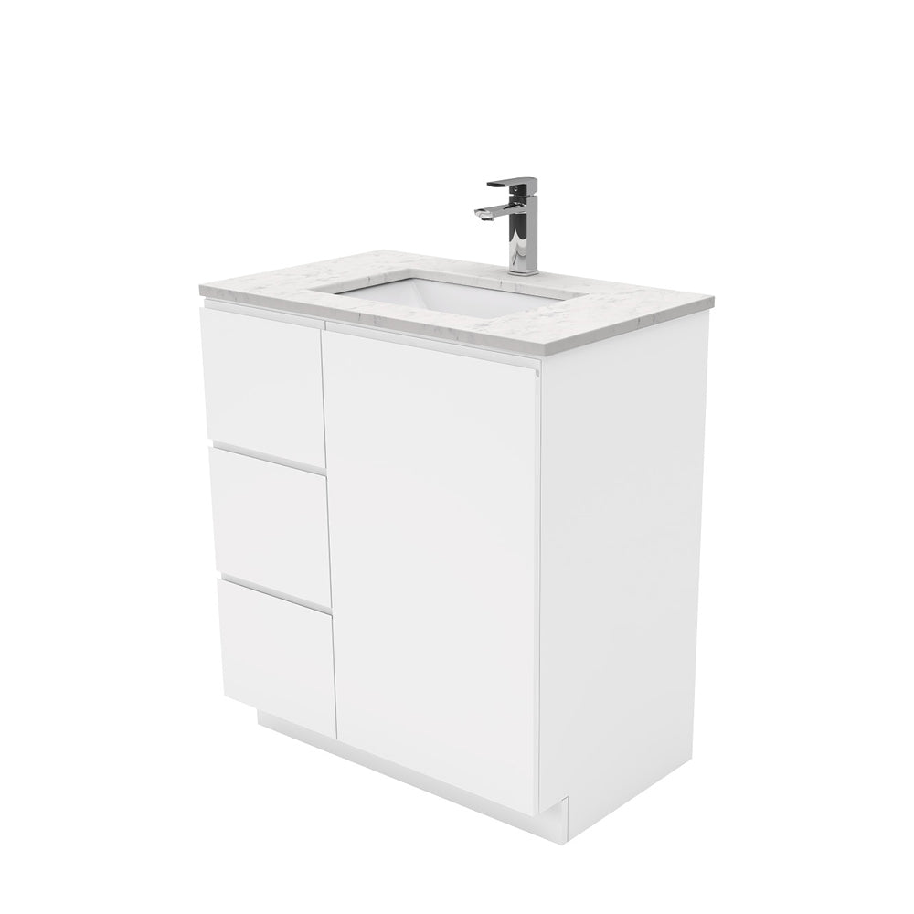 Sarah Fingerpull Gloss White Vanity on Kick
