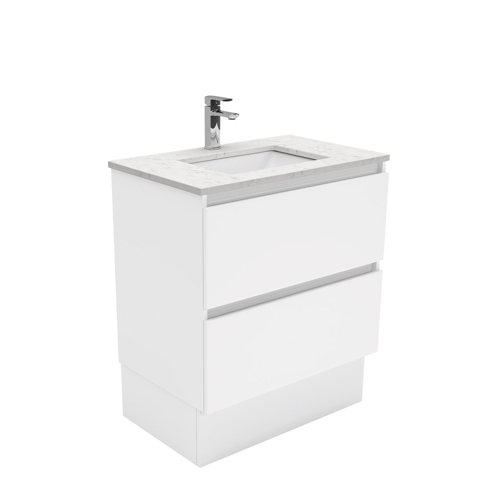Sarah Quest Vanity on Kick