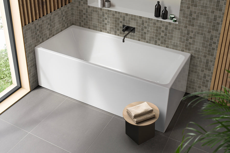 Bianco Freestanding Bath
